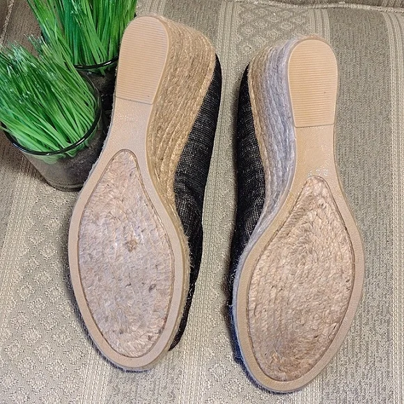 White Mountain Peep Toe Wedge - Picture 5 of 13